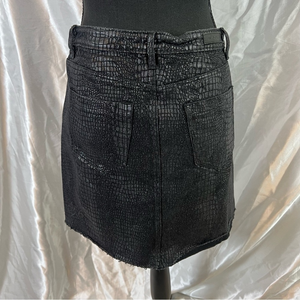 Blank NYC Black Animal Print Mini Skirt Size 26 Textured Edgy Night Out Y2K - Picture 5 of 7